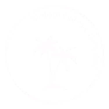 Logo van Medisch Pedicure Grote Berg met een cirkelontwerp en twee palmboomiconen.