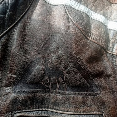 Pirograbado en cuero para chaqueta motera.