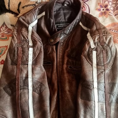 Pirograbado en cuero para chaqueta motera.