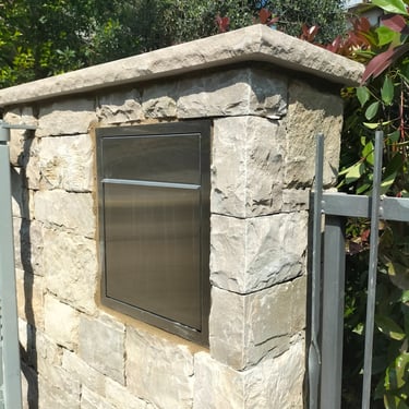 villa di lusso con rivestimenti in pietra incollata