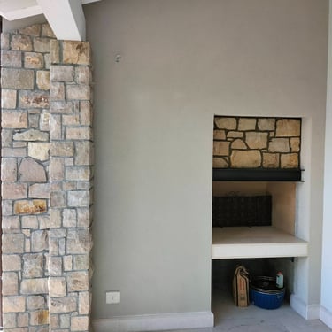 villa di lusso con rivestimenti in pietra incollata