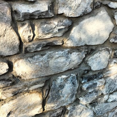 villa di lusso con rivestimenti in pietra incollata