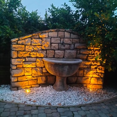 villa di lusso con rivestimenti in pietra incollata