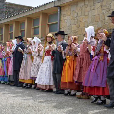 Groupe de danseurs et danseuses
