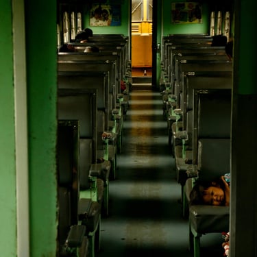 Intérieur d'un train en Thaïlande