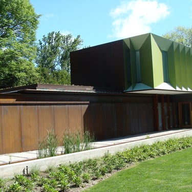 Residential corten steel dividing wall in garden, by Pengelly Iron Works 