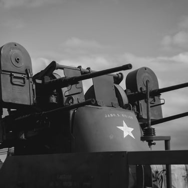 Tourelle armée de canons antiaériens