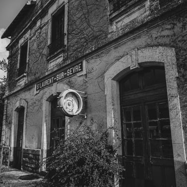 Gare de campagne désaffectée