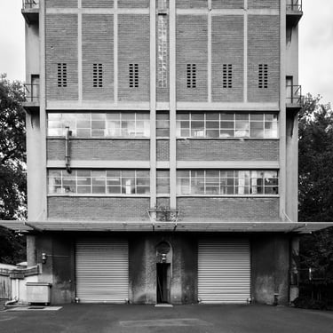 Bâtiment en briques années 30