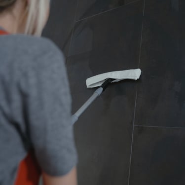 Bathroom wall tiles clenaing