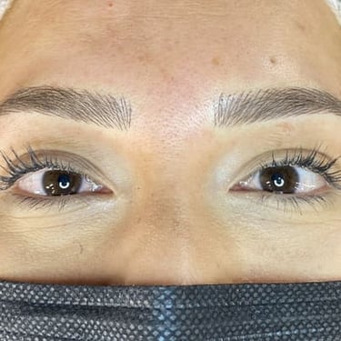 Despues de micropigmentación ceja mujer