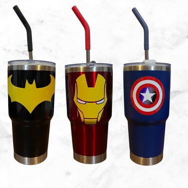 Vasos con tapa y popote etiqueta superheróes
