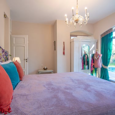 Bedroom with direct Pool access in Villa in Kalamaki