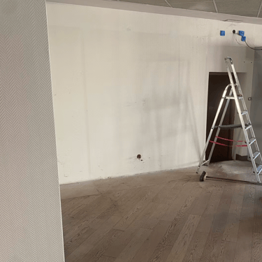 Remise en état par une peinture et un nettoyage complet