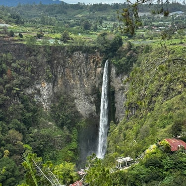 Thrilling 2-Day North Sumatra Adventure Tour