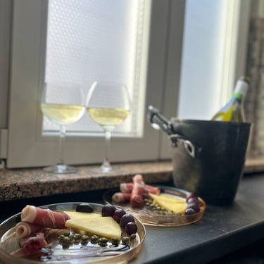 Breakfast-on-vacation-luxurious-bdsm-apartment