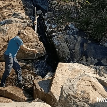 Fonte de agua doce e bica na praia dos ilhéus governador celso ramos