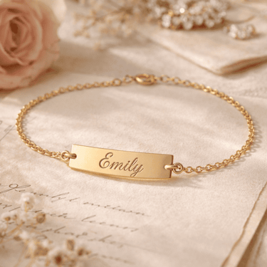 Elegante y delicada pulsera de oro personalizada