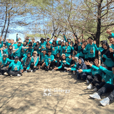 Suasana outbound Jogja penuh kebersamaan, dengan berbagai aktivitas yang mempererat hubungan tim