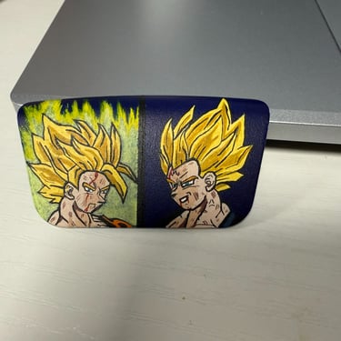 trackpad d'une manette de ps5 sur le thème de dragon ball Z
