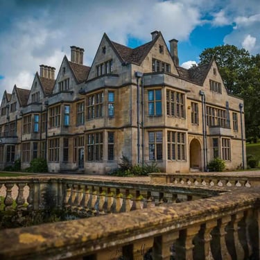 Coombe lodge wedding photographer
