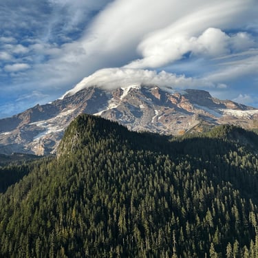 Mountains, evergreen forests, and clouds in Washington