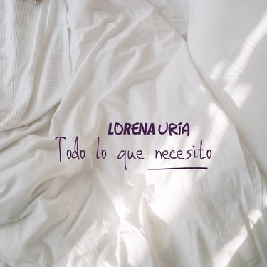 Portada del sencillo "Todo lo que necesito" de Lorena Uría, publicado en 2023.