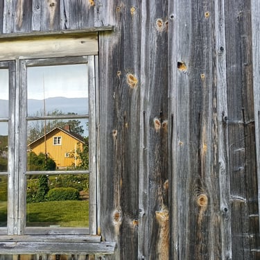 old-house-with-board-and-batten-wood-siding