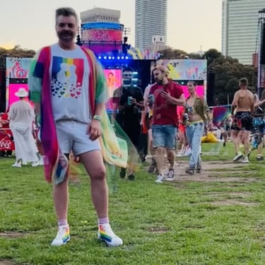 Gay kiss tee worn by LGBTQIA+ brand Flamingay founder