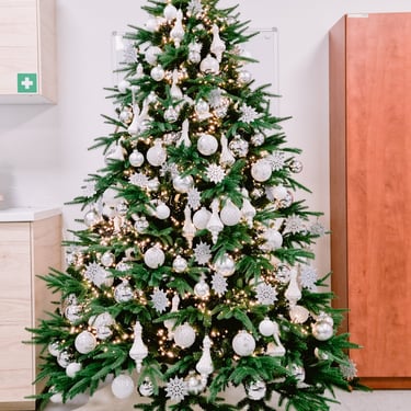 Kalėdinis eglutės dekoras ofisų dekoravimas vestibiulių dekoravimas eglėmis dirbtinė eglė