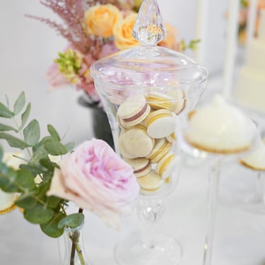 desertų stalo dekoras vestuvėms Vestuvių dekoratorė Floristė