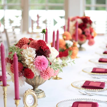 vestuvės su jurginais Kaune vestuvių dekoratorė floristė vestuvių floristikos paslaugos  dekoratorė Kaunas