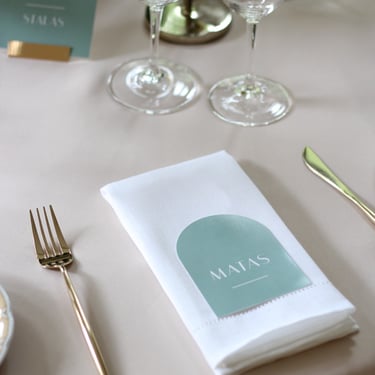 Žalios vestuvės su auksu vestuvių dekoratorė floristė vestuvių floristikos paslaugos vardo kortelė