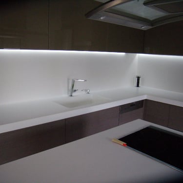 ΠΑΓΚΟΙ ΚΟΥΖΙΝΑΣ SOLID SURFACES
