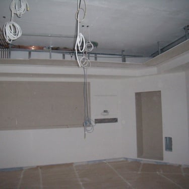 ΕΠΕΝΔΥΣΕΙΣ ΧΕΙΡΟΥΡΓΕΙΩΝ SOLID SURFACES