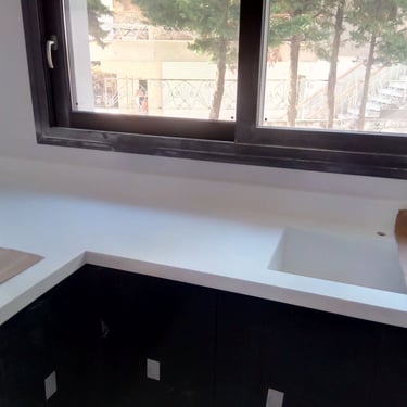 ΠΑΓΚΟΙ ΚΟΥΖΙΝΑΣ SOLIDSURFACES
