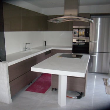 ΠΑΓΚΟΙ ΚΟΥΖΙΝΑΣ ΜΕ ΝΗΣΙΔΑ SOLID SURFACES