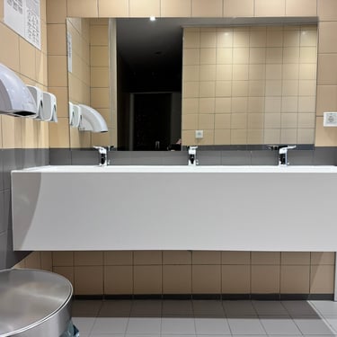 ΝΙΠΤΗΡΕΣ ΕΠΑΓΓΕΛΜΑΤΙΚΩΝ ΧΩΡΩΝ ΠΟΛΛΑΠΛΩΝ ΘΕΣΕΩΝ SOLID SURFACES
