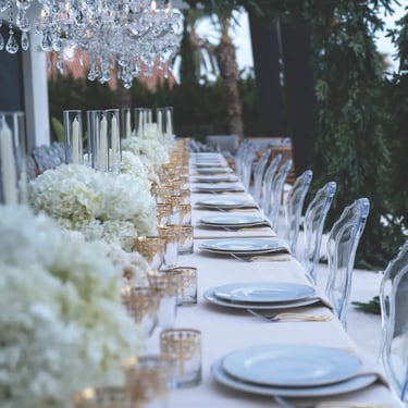 Long outdoor wedding table setting at Finca Santa Katerina