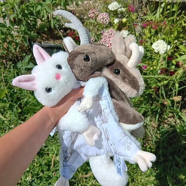 Doudou fait mains avec tendresse et amour