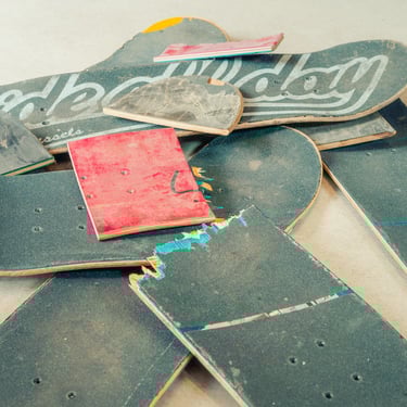 Recycle broken skateboard DIY
