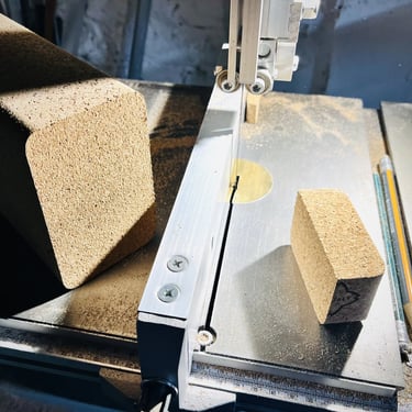 cork cutting for knife handle