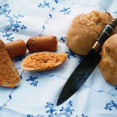 chorizo de teror y cuchillo canario 