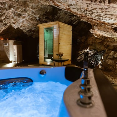 Dettagli idromassaggio e sauna grotta Spello - Vasca terapeutica, sauna infrarossi, atmosfera relax