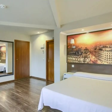 habitacion-cama-grande-hotel castilla fuenlabrada