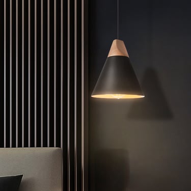 MNK-PD086 BELL SU is a decorative pendant lamp with simple shapes, made by using wood and metal.