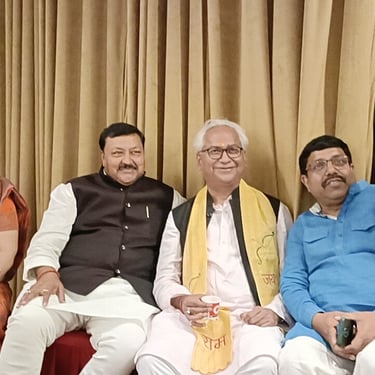 Natwar Goyal with Lucknow BJP MLA sitting