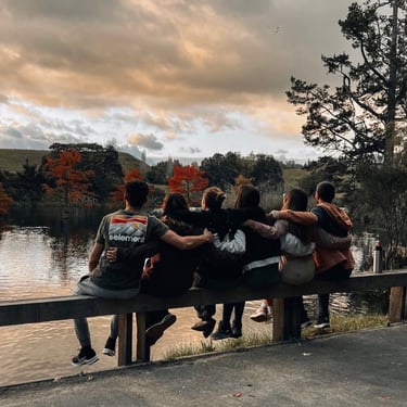 Con mis amigos en McLaren Falls Park en otoño