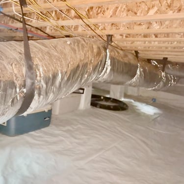 Ductwork cleanly run in crawlspace