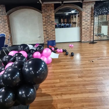 Balloon Garland setup for a 30th Birthday in Acaciaridge, Brisbane - party hire by SweetAz Co.